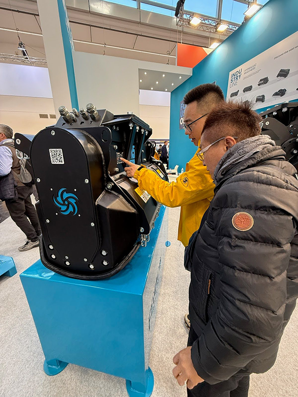 元聖機械有限公司粉碎斗換斗器